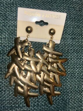 80’s Vintage Gold X’s Earrings